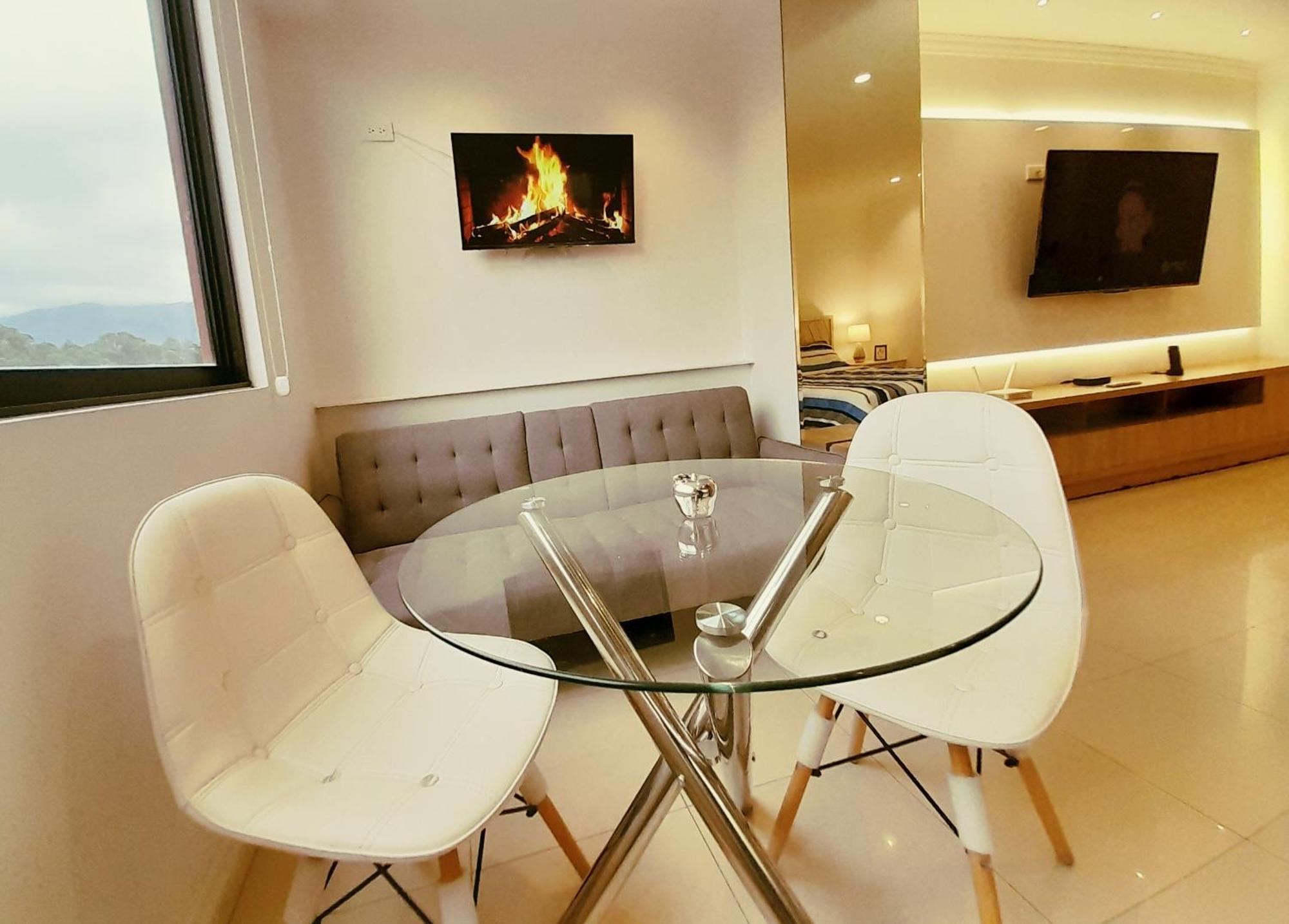 Elegante Suite Privada En Cuenca - Parqueo Incluido Eksteriør billede