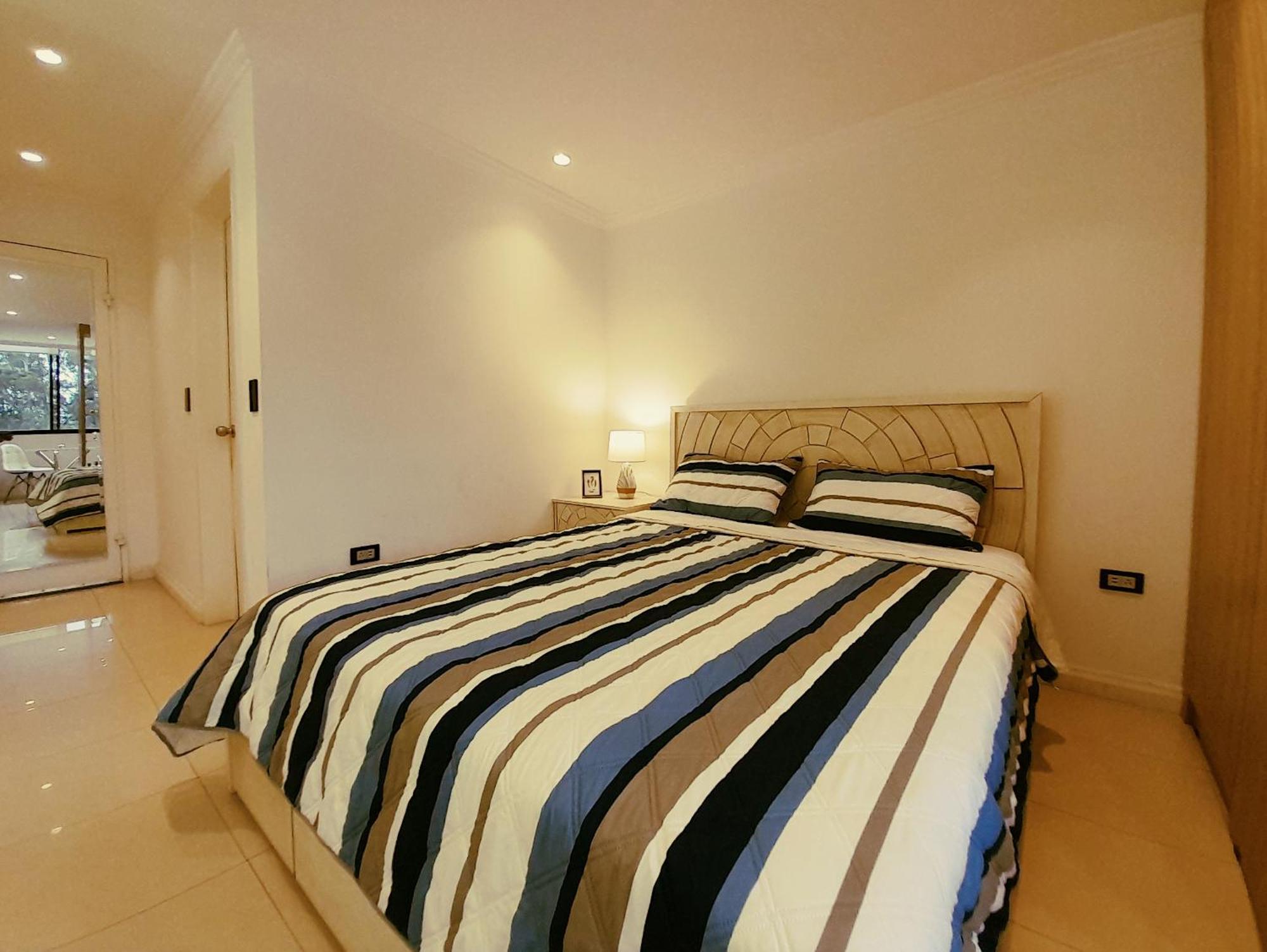 Elegante Suite Privada En Cuenca - Parqueo Incluido Eksteriør billede