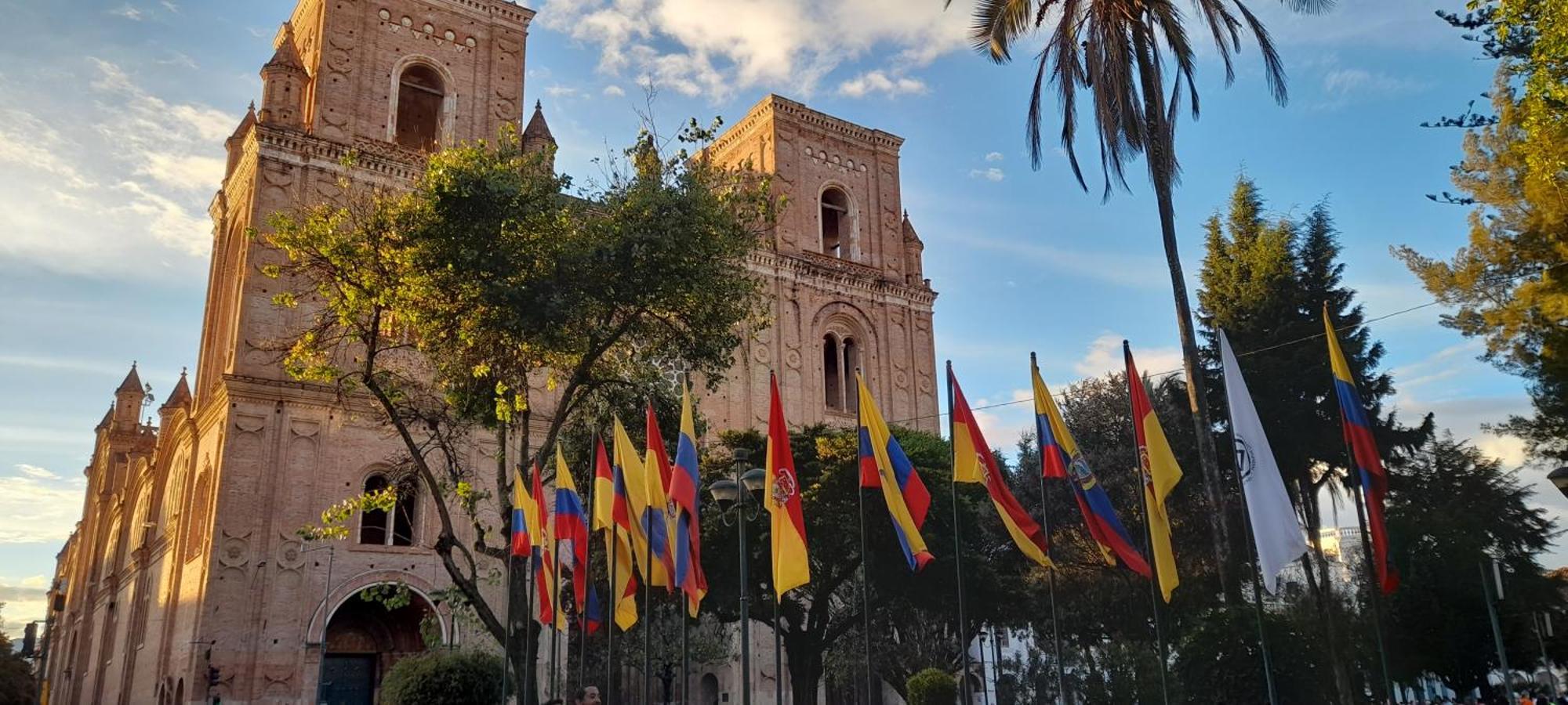 Elegante Suite Privada En Cuenca - Parqueo Incluido Eksteriør billede